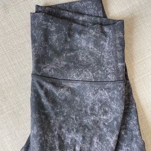 Wunder Train High-Rise Short 8"